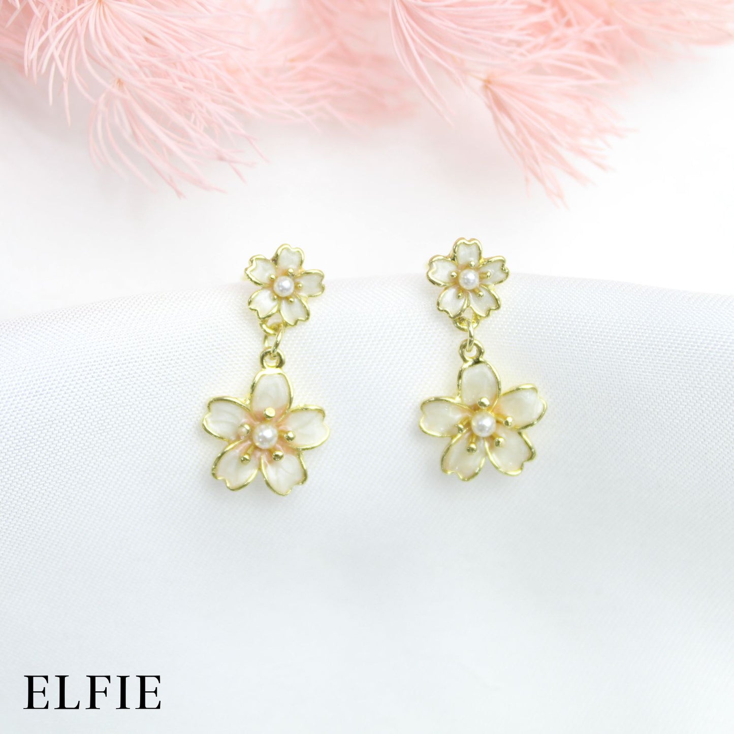 White Hibiscus Stud Earring