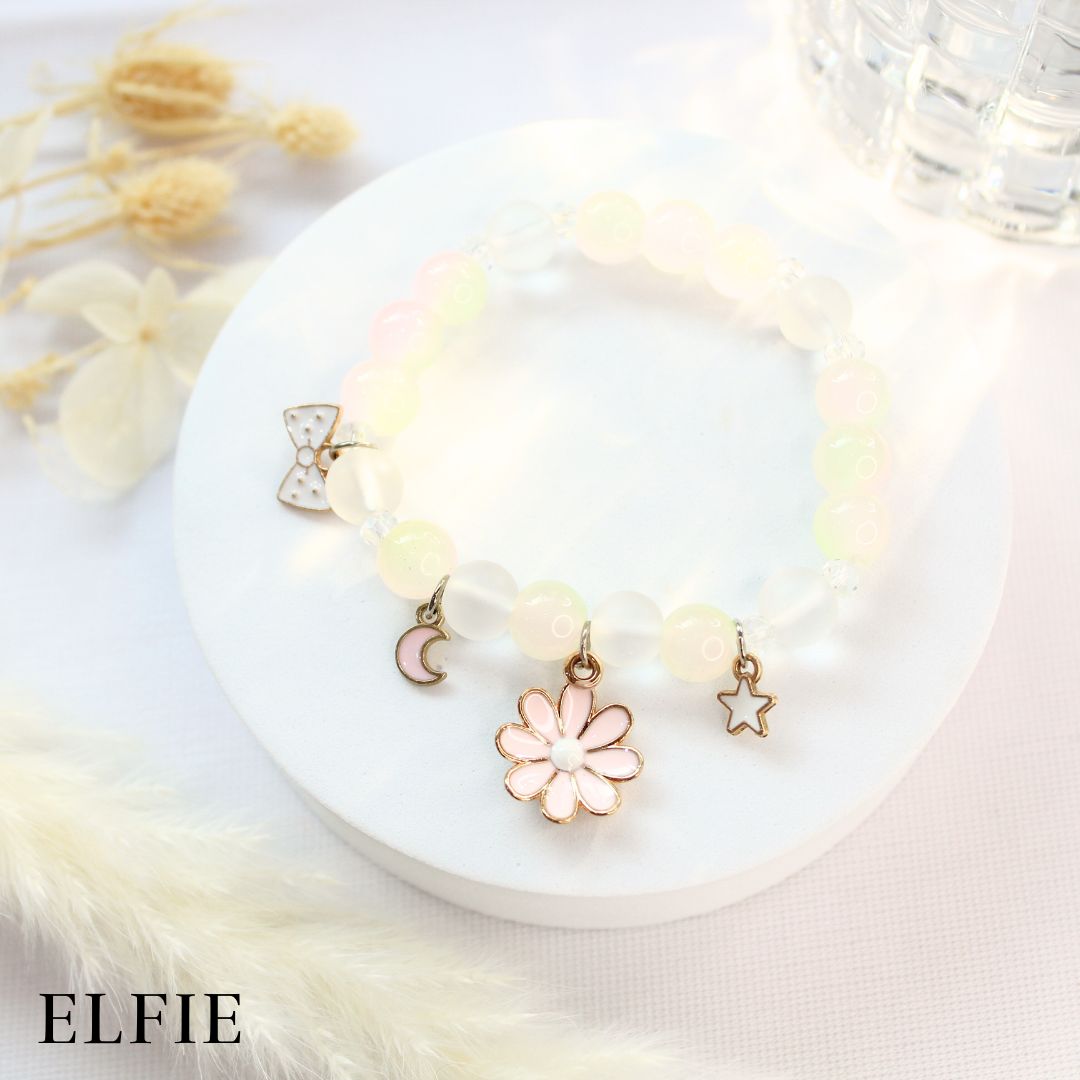 Light Pink Daisy Pearl Glass Bracelet