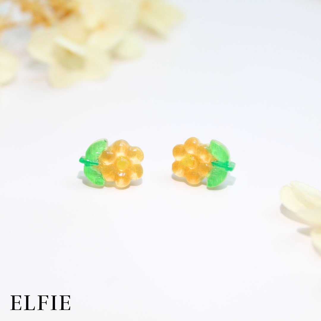 Dainty Flower Stud Earring