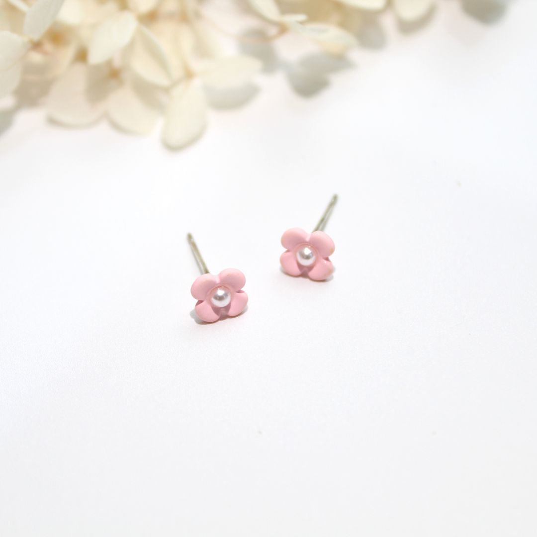 Minimalist Flower Stud Earring