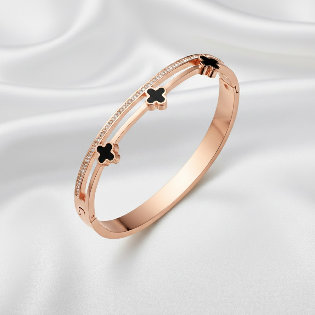 Tre Clover Gold Titanium Bangle