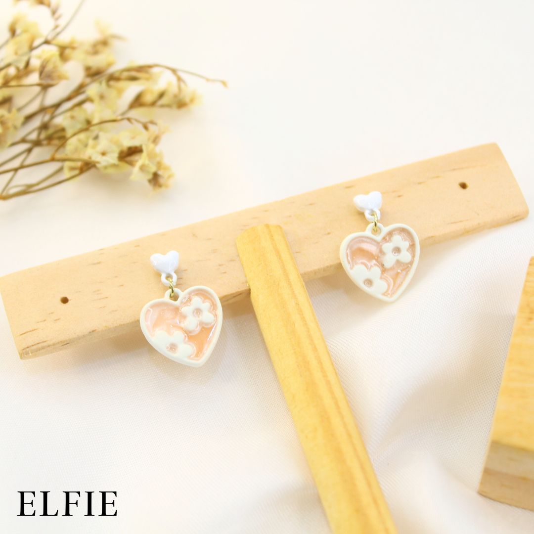 Daisy Flower Heart Stud Earring