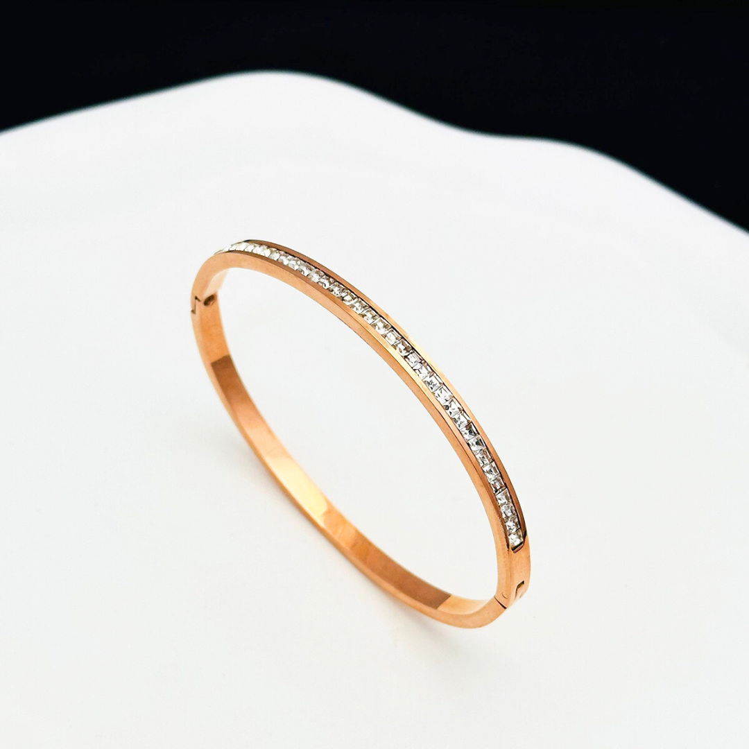 Gleira Mist Rose Gold Bangle
