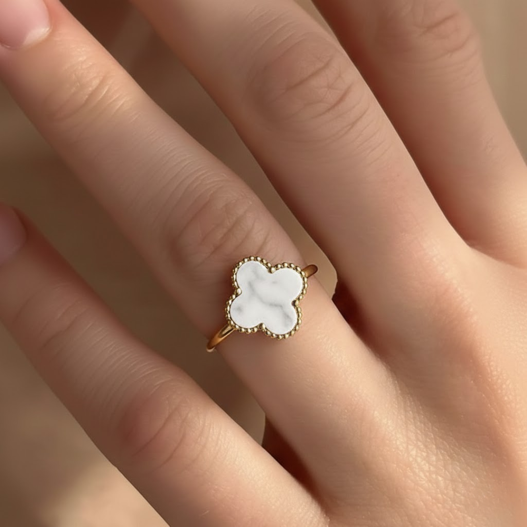 Grand Alhambra White Gold Titanium Ring