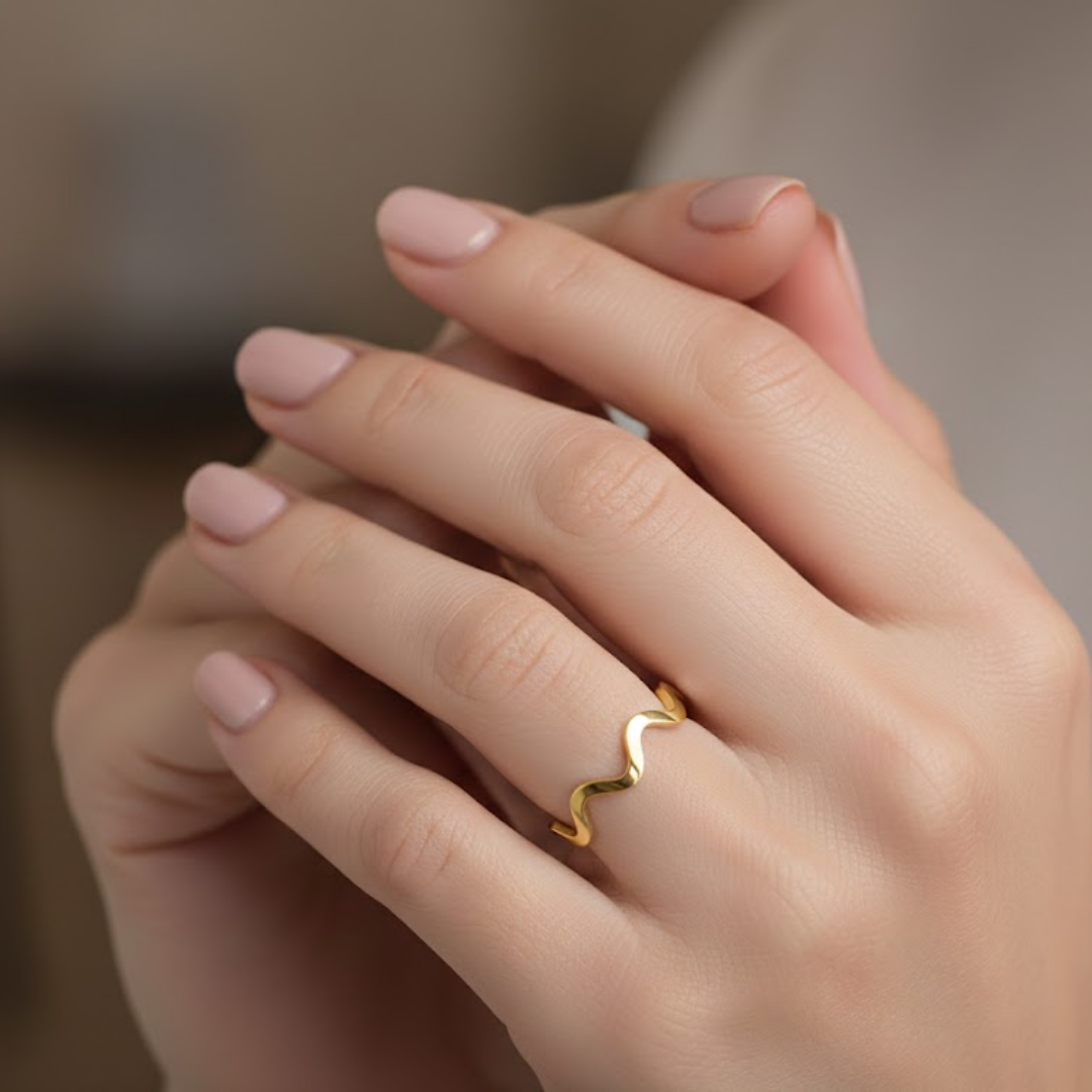 Nerina Wave Silver Titanium Ring