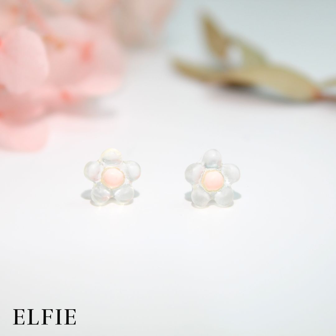 Clear White Flower Stud Earring