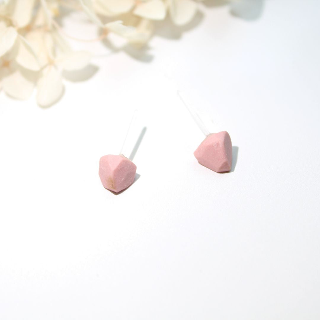 Stone Design Stud Earring