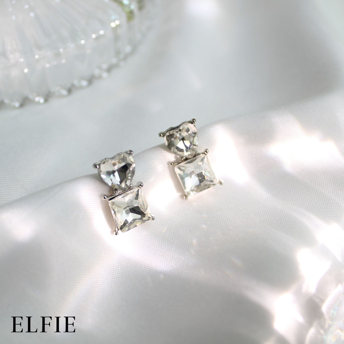 Shiny Diamond Stud Earring