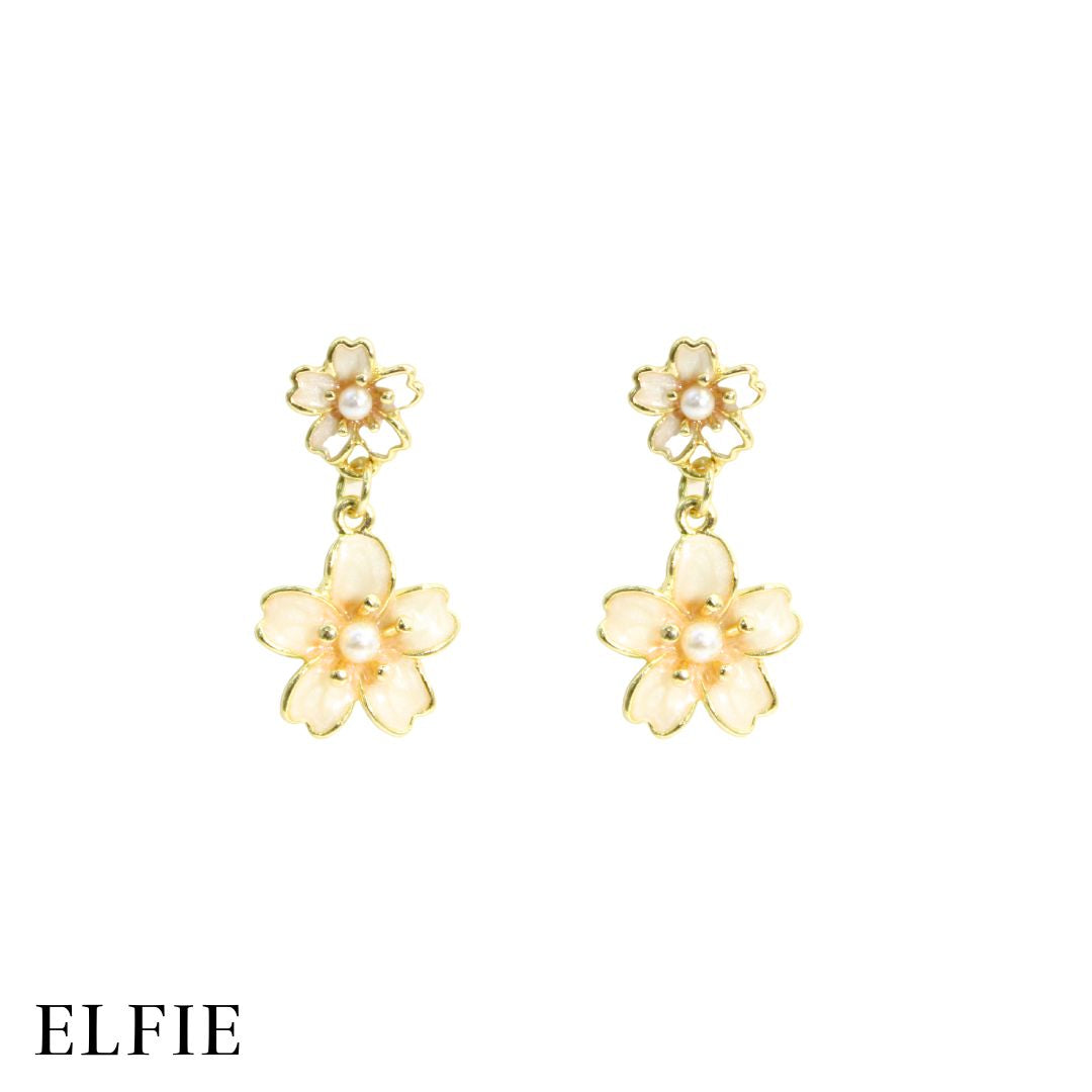 White Hibiscus Stud Earring